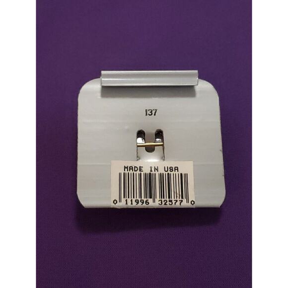 1928 Brand Vintage Style Cameo Brooch Pin Gold Tone Faux Pearls On Card - Picture 3 of 6